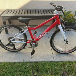 Woom 4 - 20” Kids Bike -Super Lightweight **Like New**