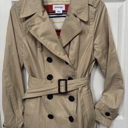 Womenâs St. Johnâs Bay Lightweight jacket