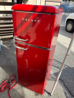 Retro mini fridge