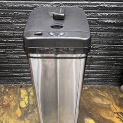 Touchless Electronic Trashcan