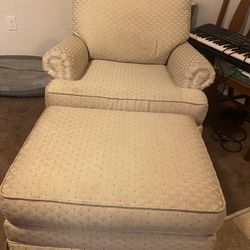 Smith Brothers Of Berne Inc. Love Seat W/ Ottoman