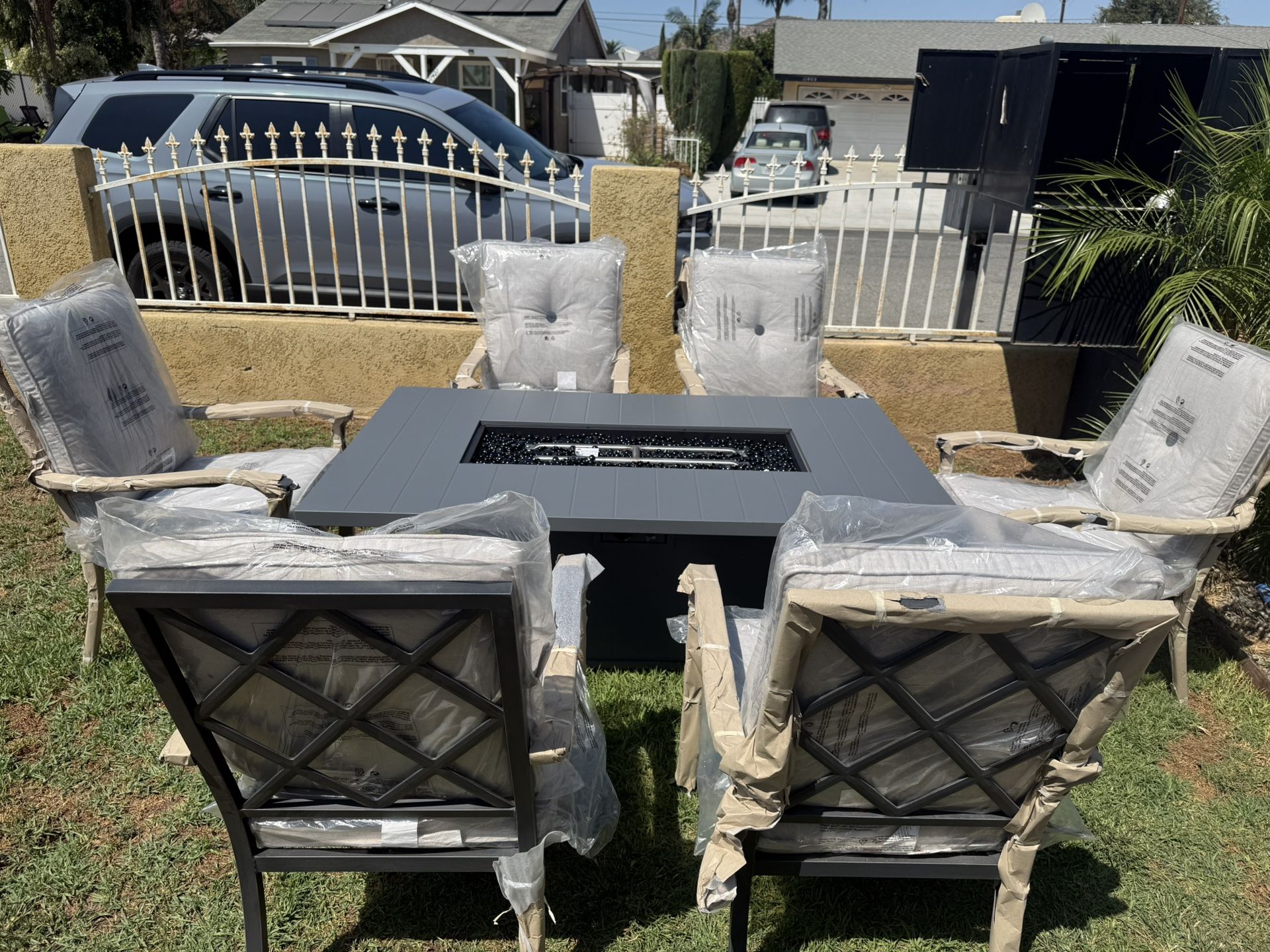 Brand New Patio Outdoor Dining Table Set