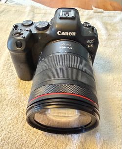 Canon EOS R6 + RF 24-105mm f/4L IS USM Lens
