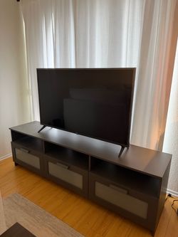 50’’ TV AND TV STAND !!!