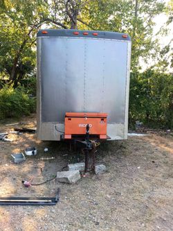 Enclosed trailer