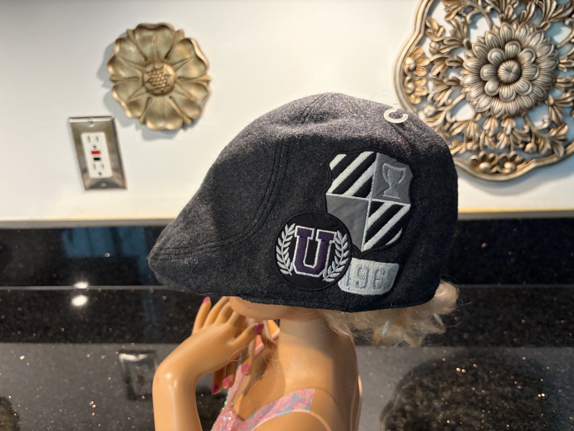 Rare Gymboree University & Shield Emblem Boys Gray Wool Ivy Cap Hat 8 and Up