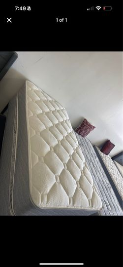 Twin mattress