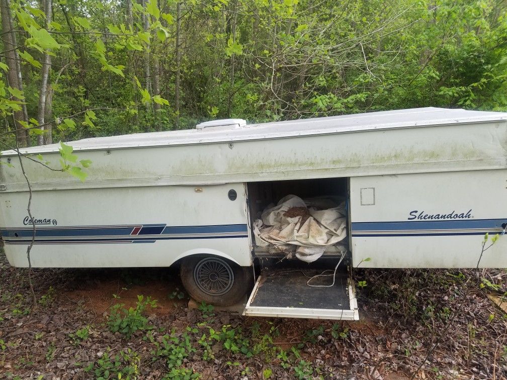 Coleman popup camper (no title ) been gutted will make good utility
