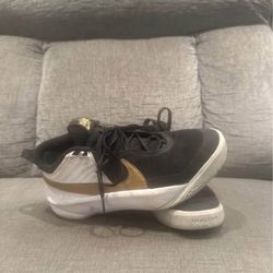 Nike Boys Shoes Size 5Y