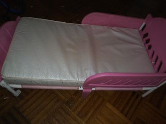 Girls pink toddler bed