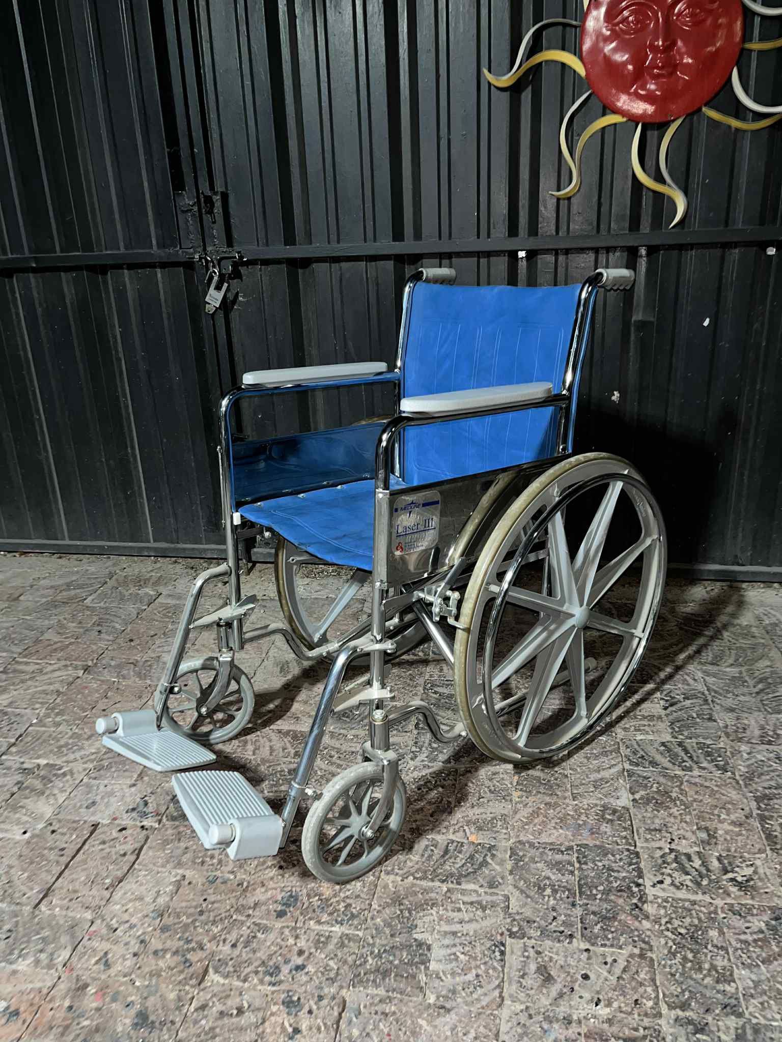 Everest&Jennings 15” inch Seating Wheelchair
