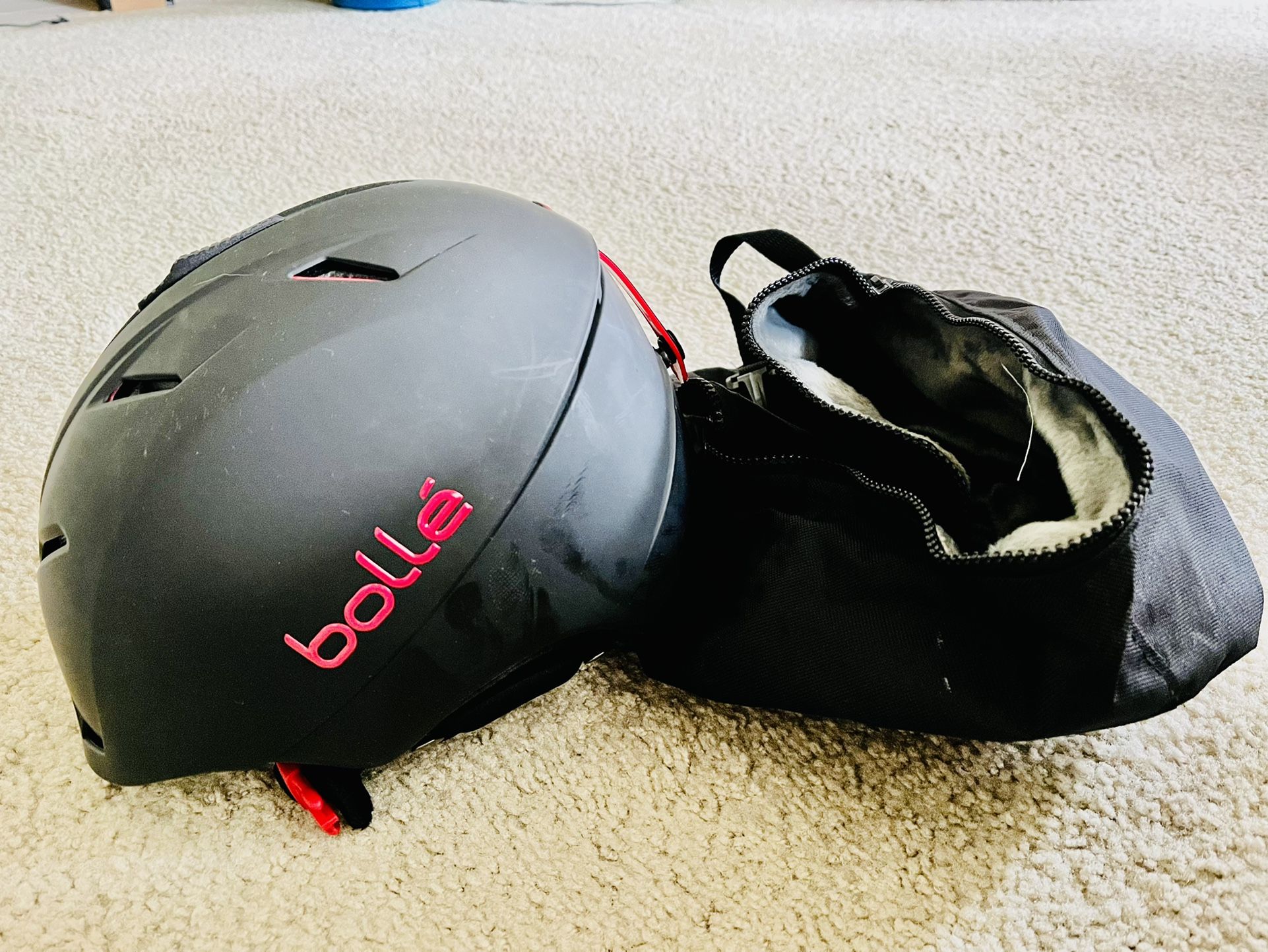 Snowboarding Helmet with Bag  (L)