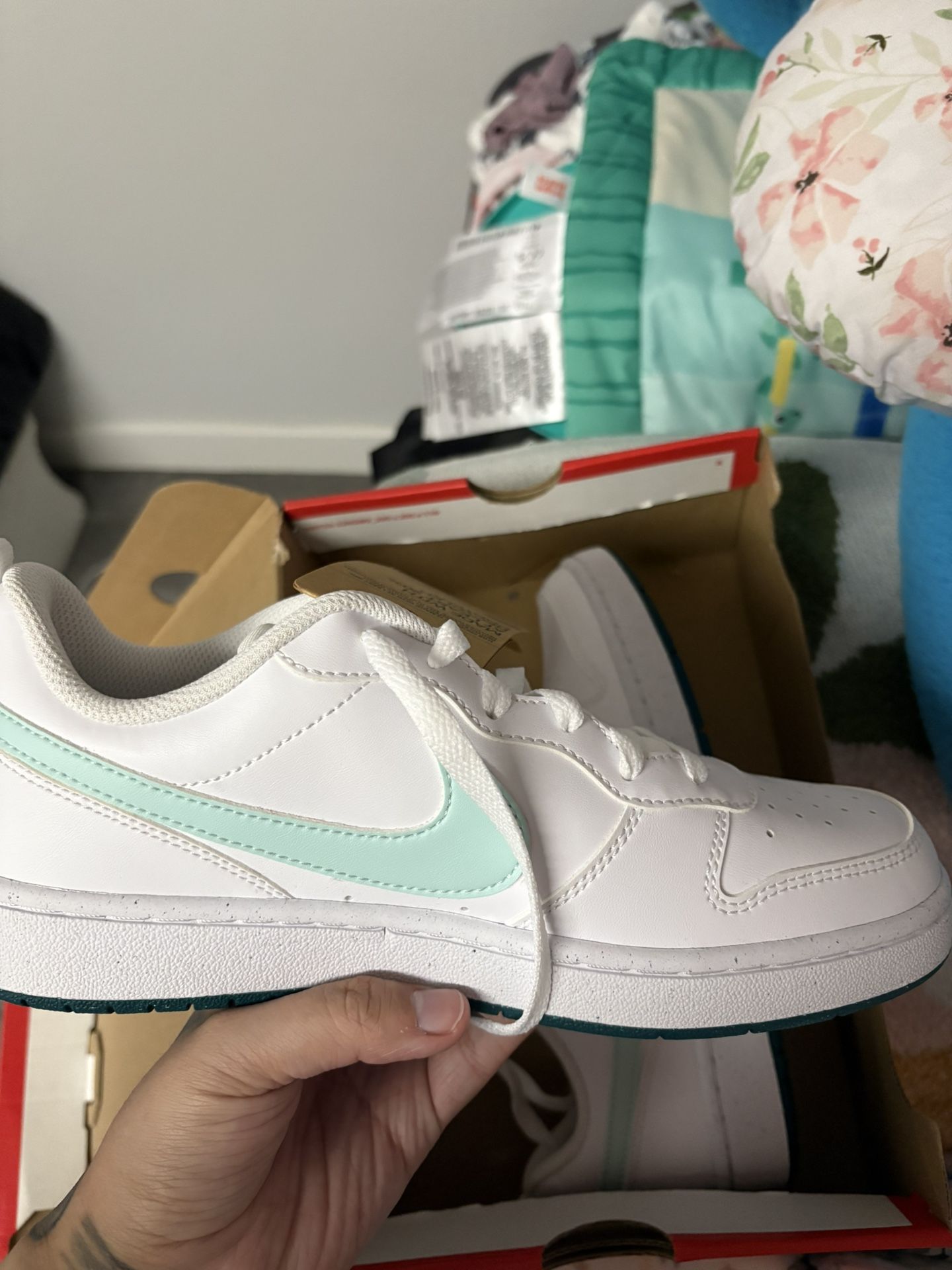 court borough low recraft white/jade