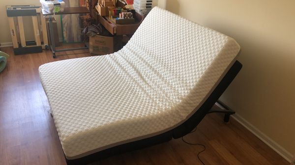 Queen Power-Adjustable Bed with "Bob-O-Pedic" 9 in. Hybrid ...
