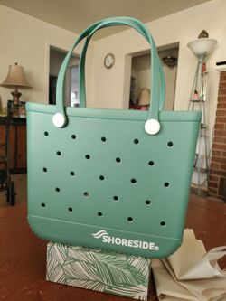 NEW /PURSE - ( BRAND IS SHORESIDE).      PICK ⛏️ UP ONLY