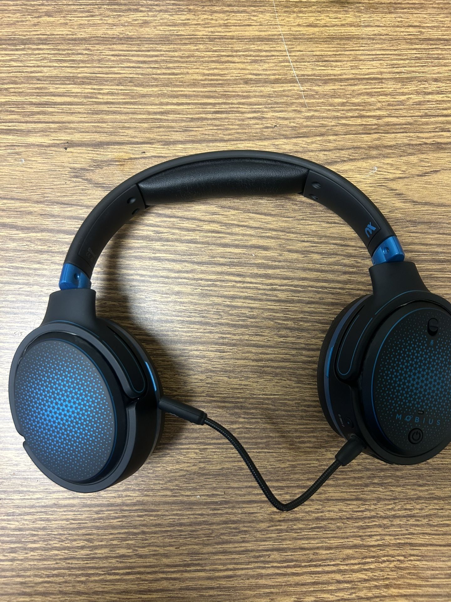 Audeze Mobius 3d Bt Headphones