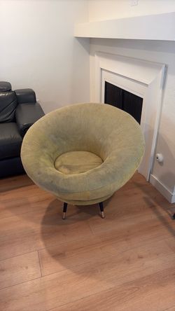 Chair that swivels