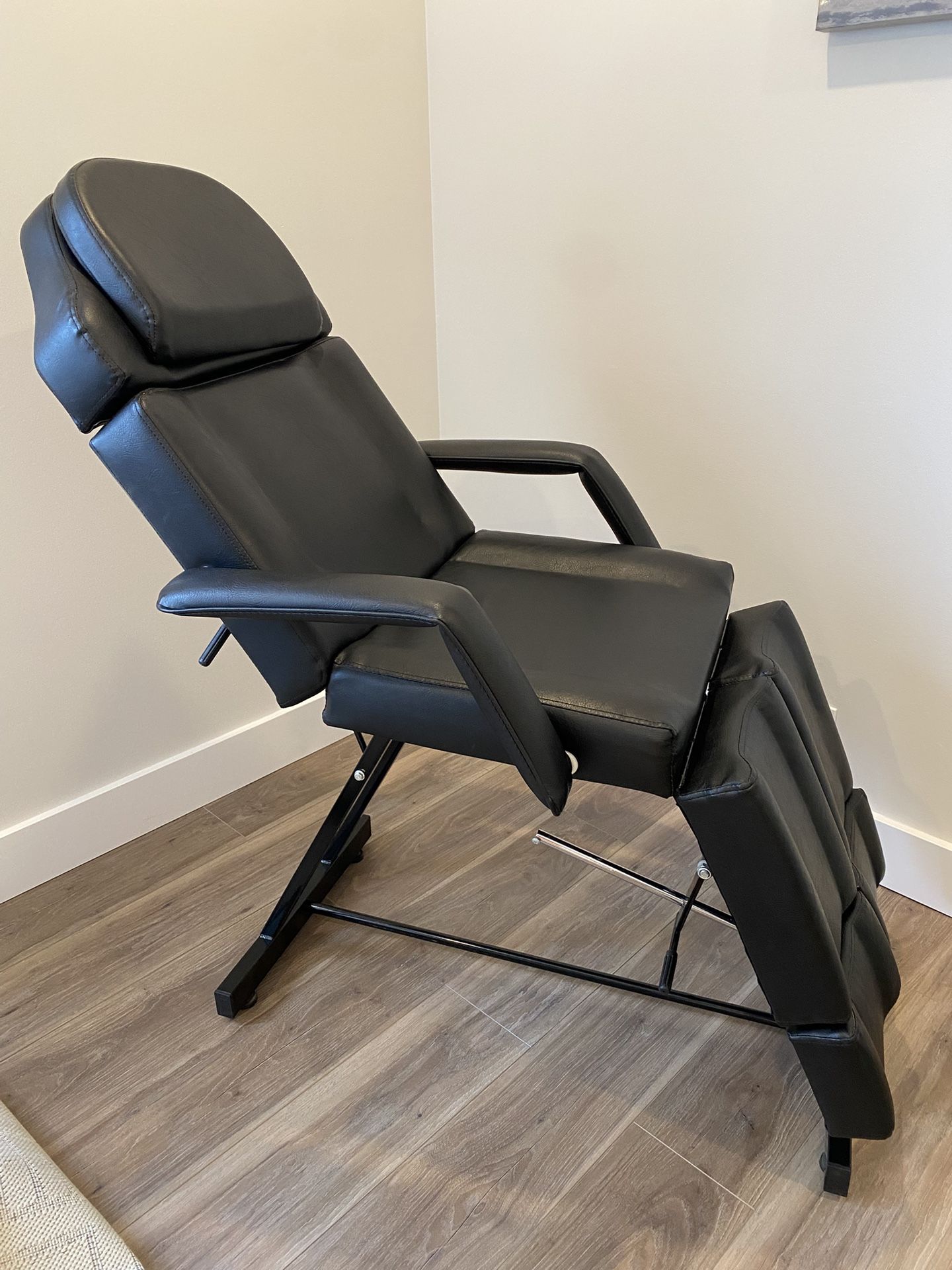 Excellent Multi Purpose Facial/lash Bed