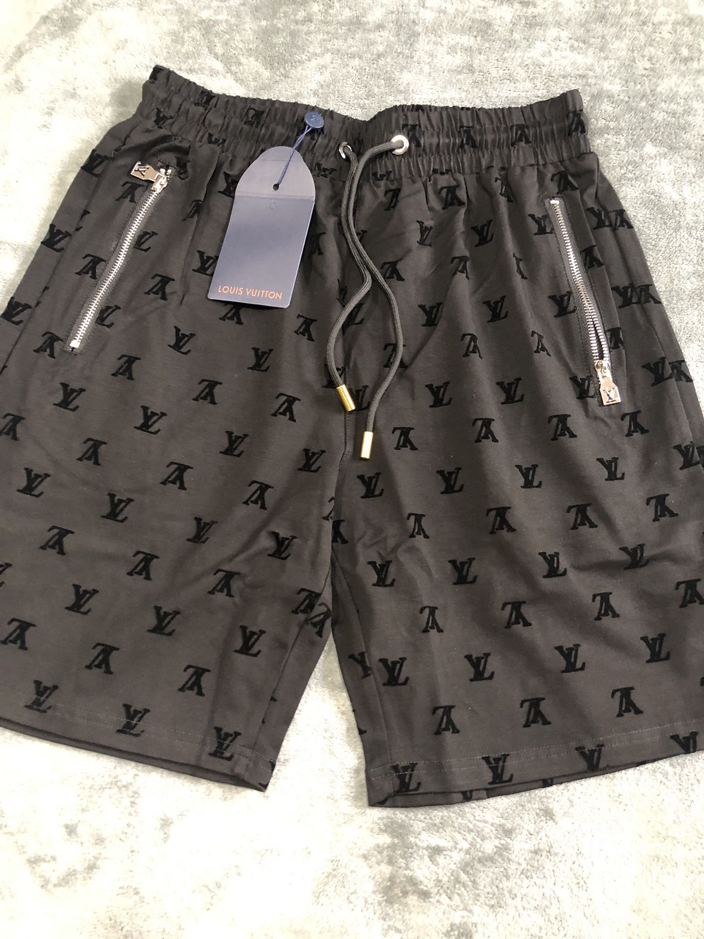 Black In Black Shorts. S,m,l,xl