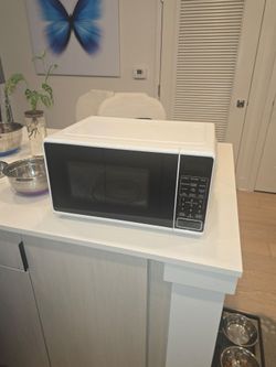 White microwave for sale must go!!!!!