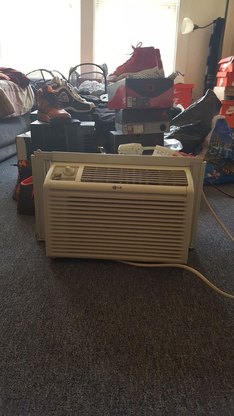 LG ac unit great condition! $125