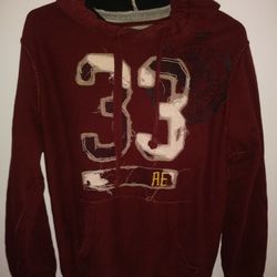 Women's S/P American Eagle Outfitters long sleeve Red pullover Hoodie sweatshirt. Very vool in Excellent condition! 