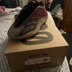 Adidas Yeezy 700 V3