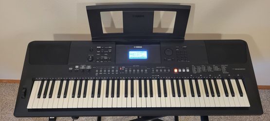 Yamaha PSR-EW410 76 Key Portable Keyboard