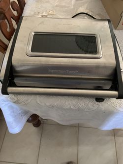 NEW IN THE BOX HAMILTON BEACH INDOOR GRILL NONSTICK SURFACE . ADJUSTABLE . 450 SEARING TEMPERATURE (232C)MODEL 25361G