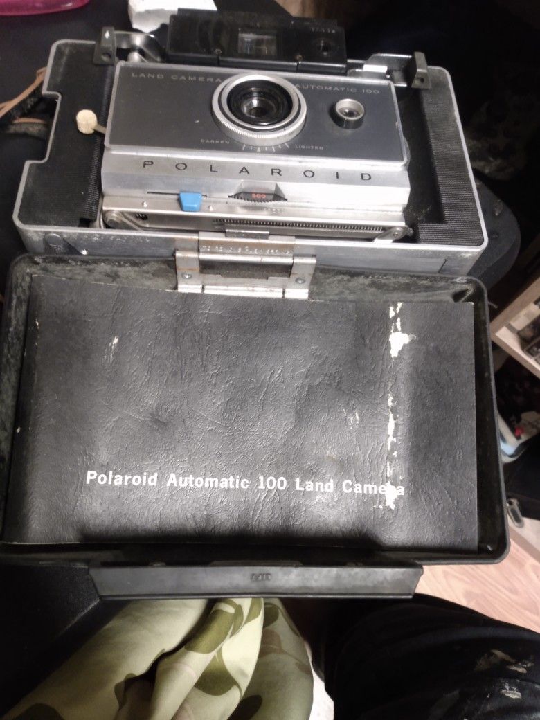 Vintage Polaroid 100 Land Camera