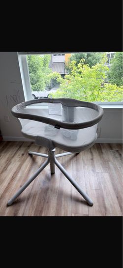 Halo bassinet latest model for sale