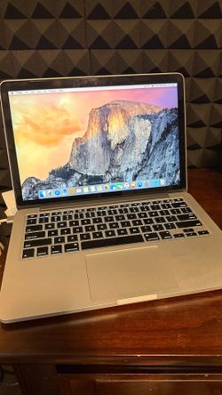 Apple MacBook Pro 13” (2015) • i5 • 8GB RAM • 121GB SSD • Excellent Battery