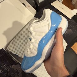 Jordan retro 11 Low University Blue Sz 4.5y
