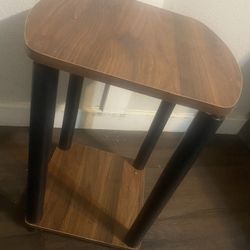 Small Wood Accent Table – Like New