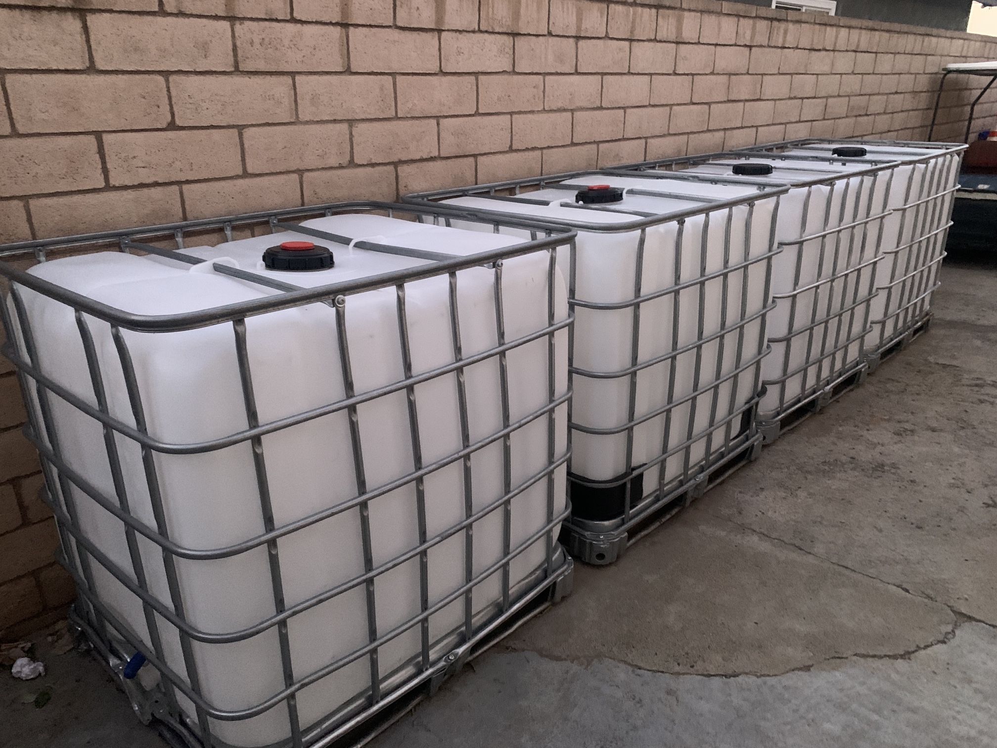 250 Gallon Water Tanks