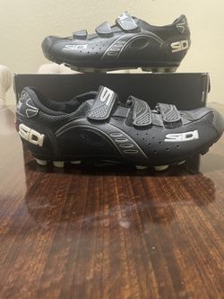 Sidi Mens Cycling Shoes/Cleats- Black- Size 45