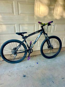 Custom GT Avalanche 1.0 Mullet 27.5/29er Medium mountain bikes trek specialized ready to ride