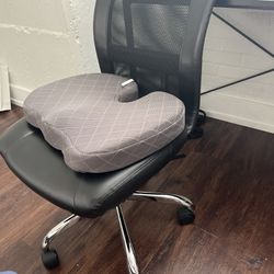 Computer chair NEGOTIATING APPROVED