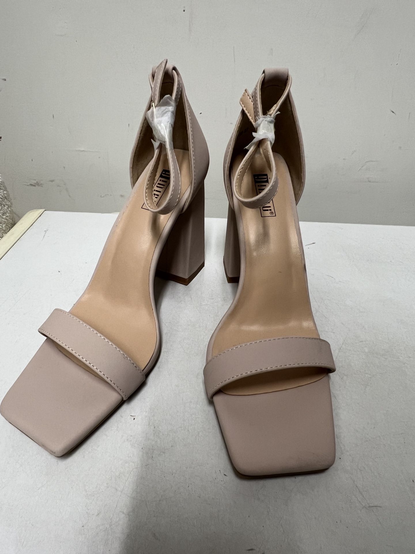 Heels Size 8.5 *NEW*