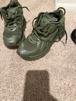Balenciaga size 7
