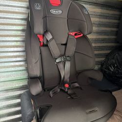 Graco Tranzitions 3-in-1 Harness Booster Car Seat
