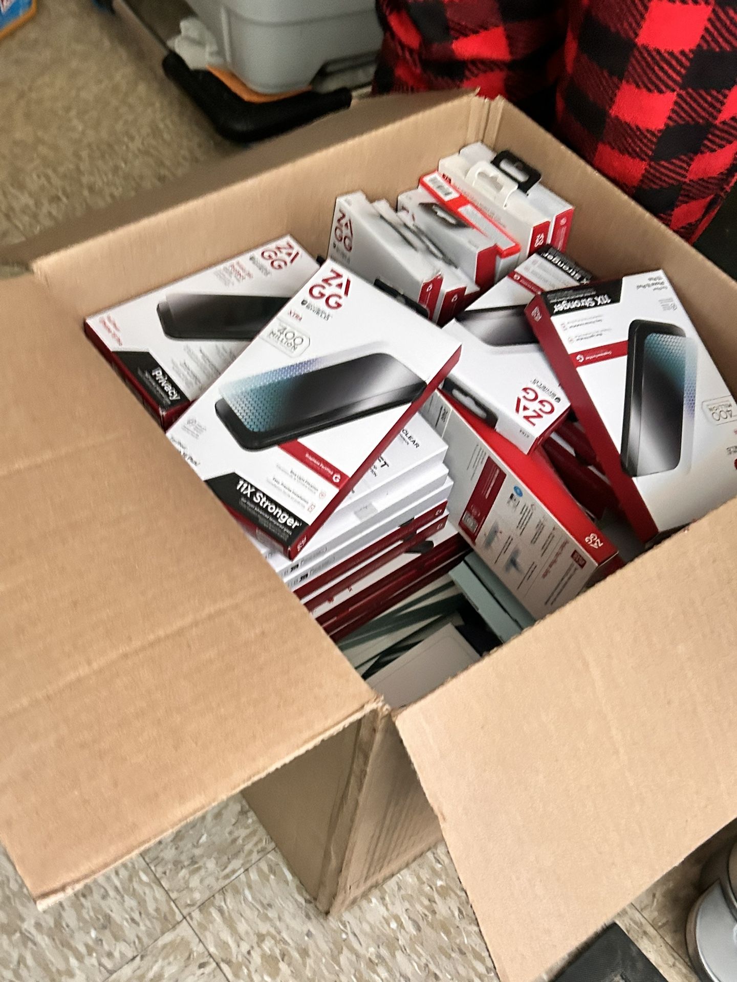 Phone Screen Protectors & iPhone 16 & Pro max Cases / Samsung Galaxy