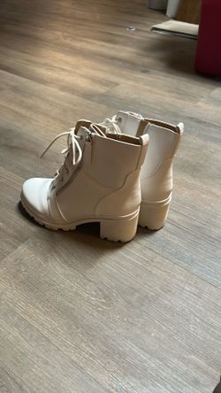 White heel boots