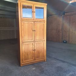 Classic Kitchen Cabinet 👌 $80 FIRM