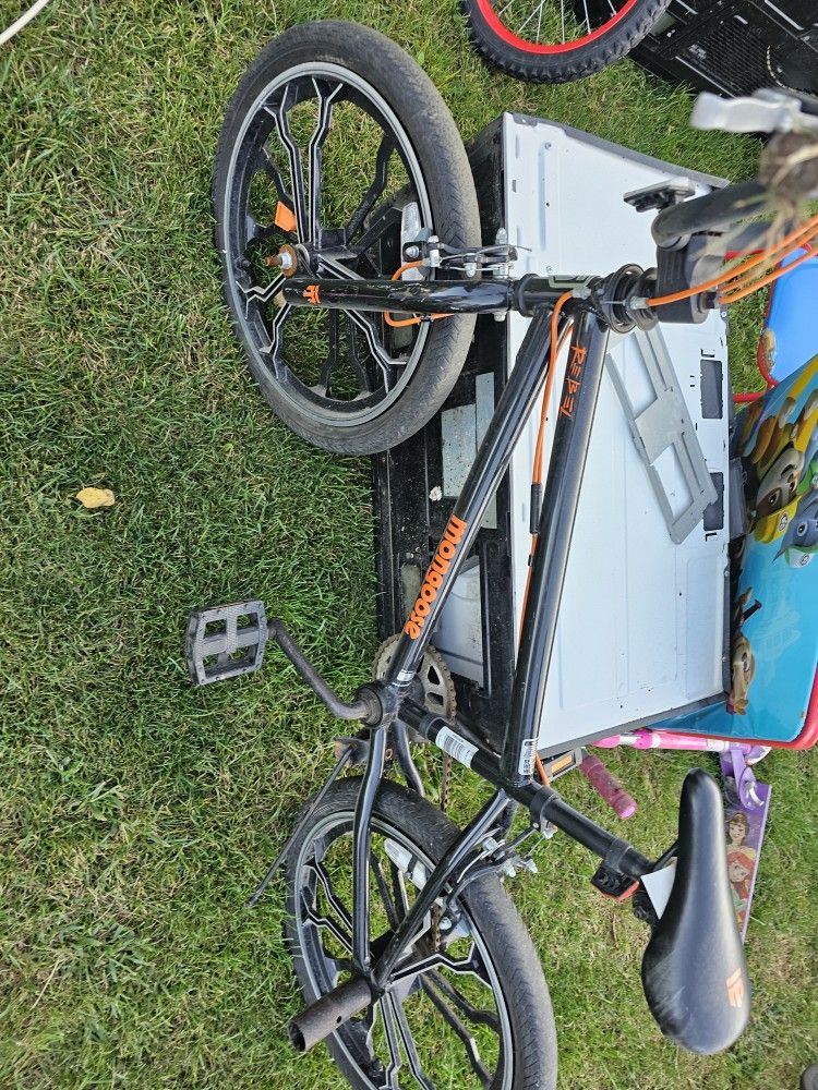 Rebel Mongoose Bike / Needs New Wheels