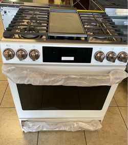 New Cafe Slide Gas Range Air Fry Convection oven