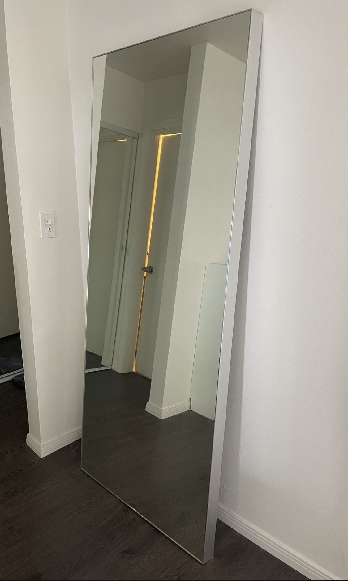 CB2 Infinity Floor Mirror, Excellent Condition 