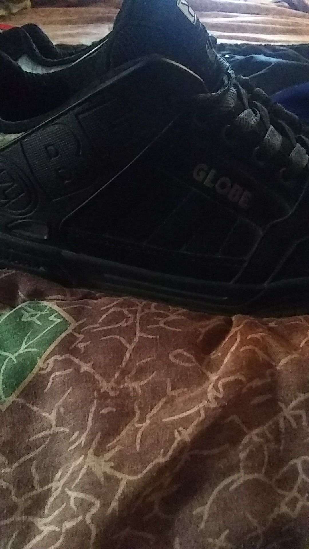 Globe skate shoes