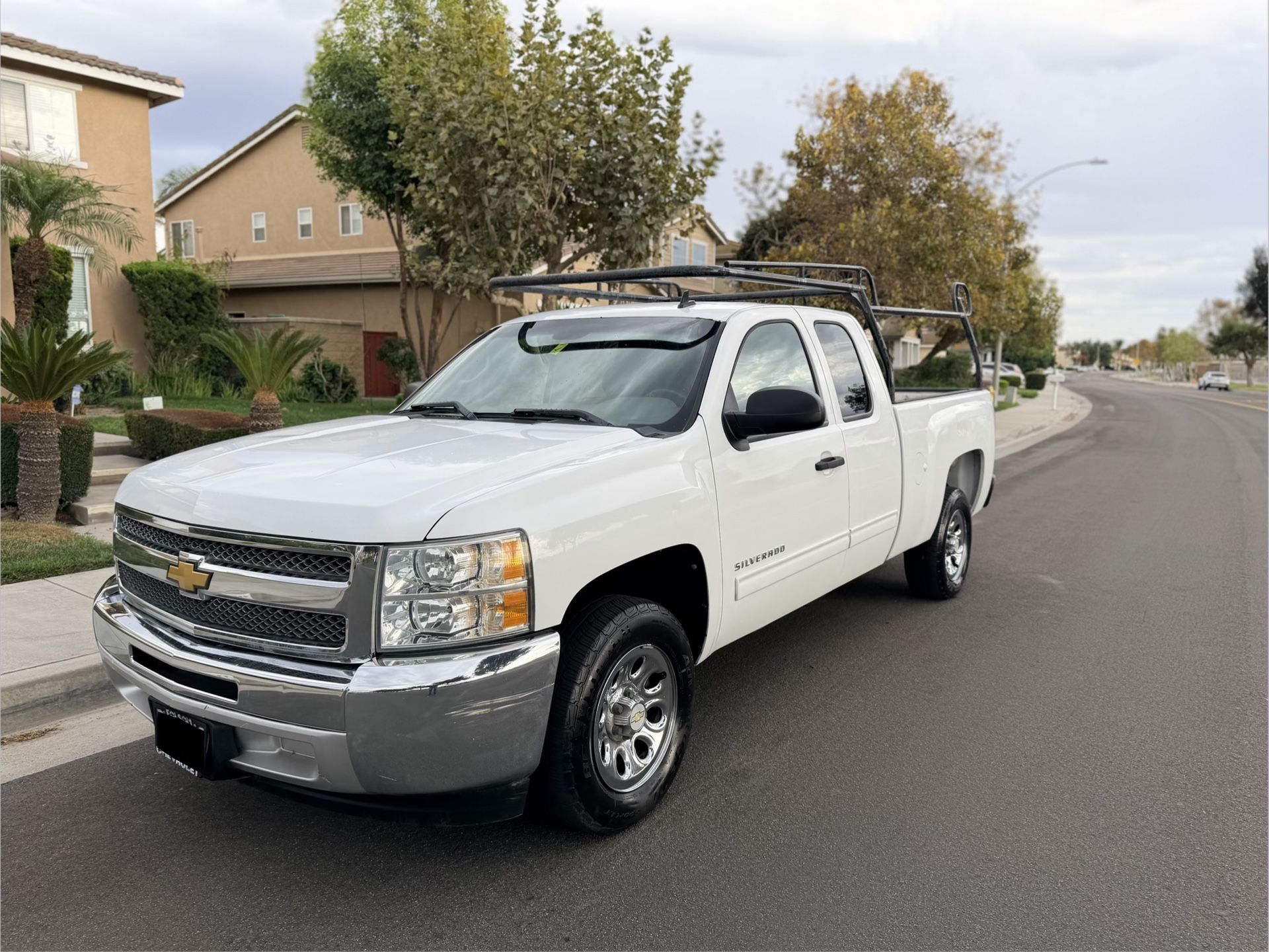 2012 Chevrolet Silverado 1500 Extended w/overheadladderrack