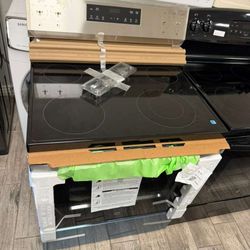 Ge profile stainless steel electric stove new with warranty